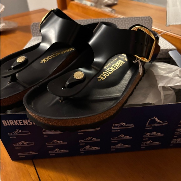 Birkenstock Shoes - Birkenstock Gizeh Big Buckle High Shine Black Size: EU 38 (7-7.5) Regular NWT